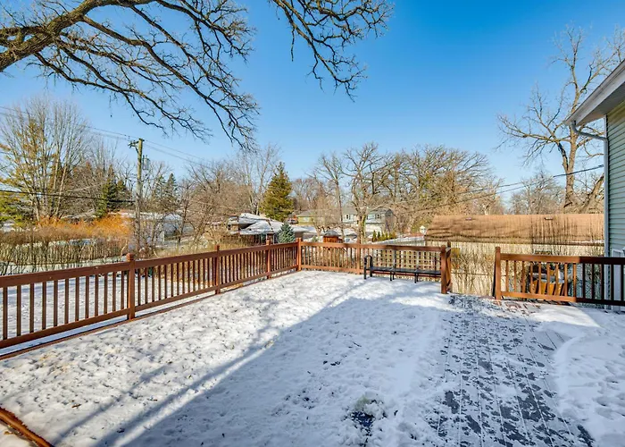 Holiday home Musicians' Beachside Retreat In In The Hills Lake in the Hills